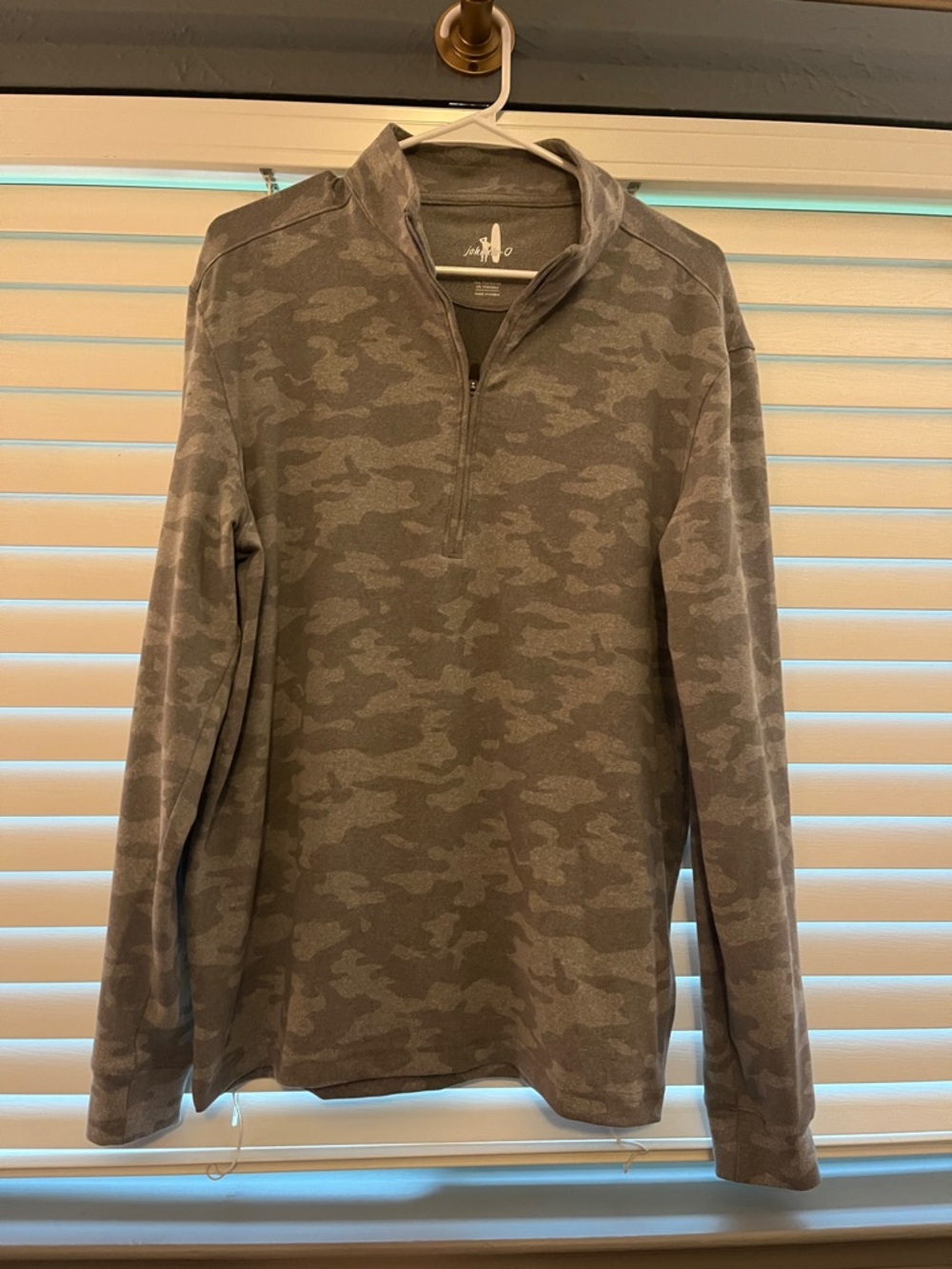 johnnie-O Heather Gray Pullover Top